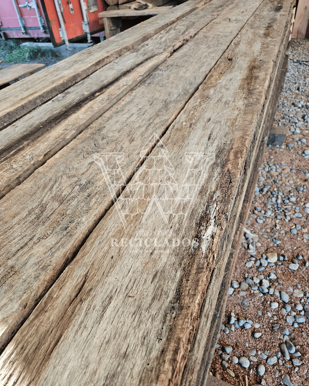 Tablas Asoleadas de Madera Nativa Reciclada / Demolición