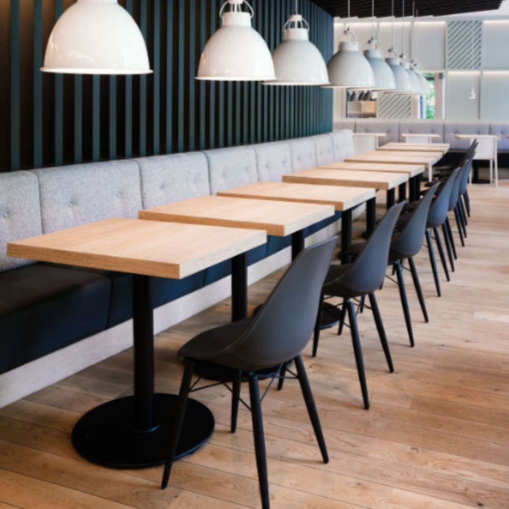 Mesa para restaurant Pino Clear