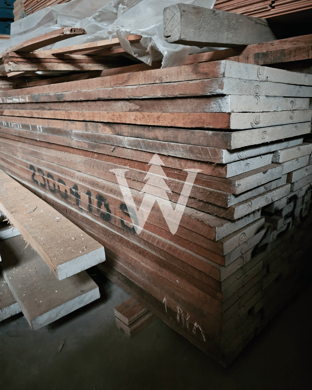 Madera de Nogal - Elegancia y Durabilidad Superior