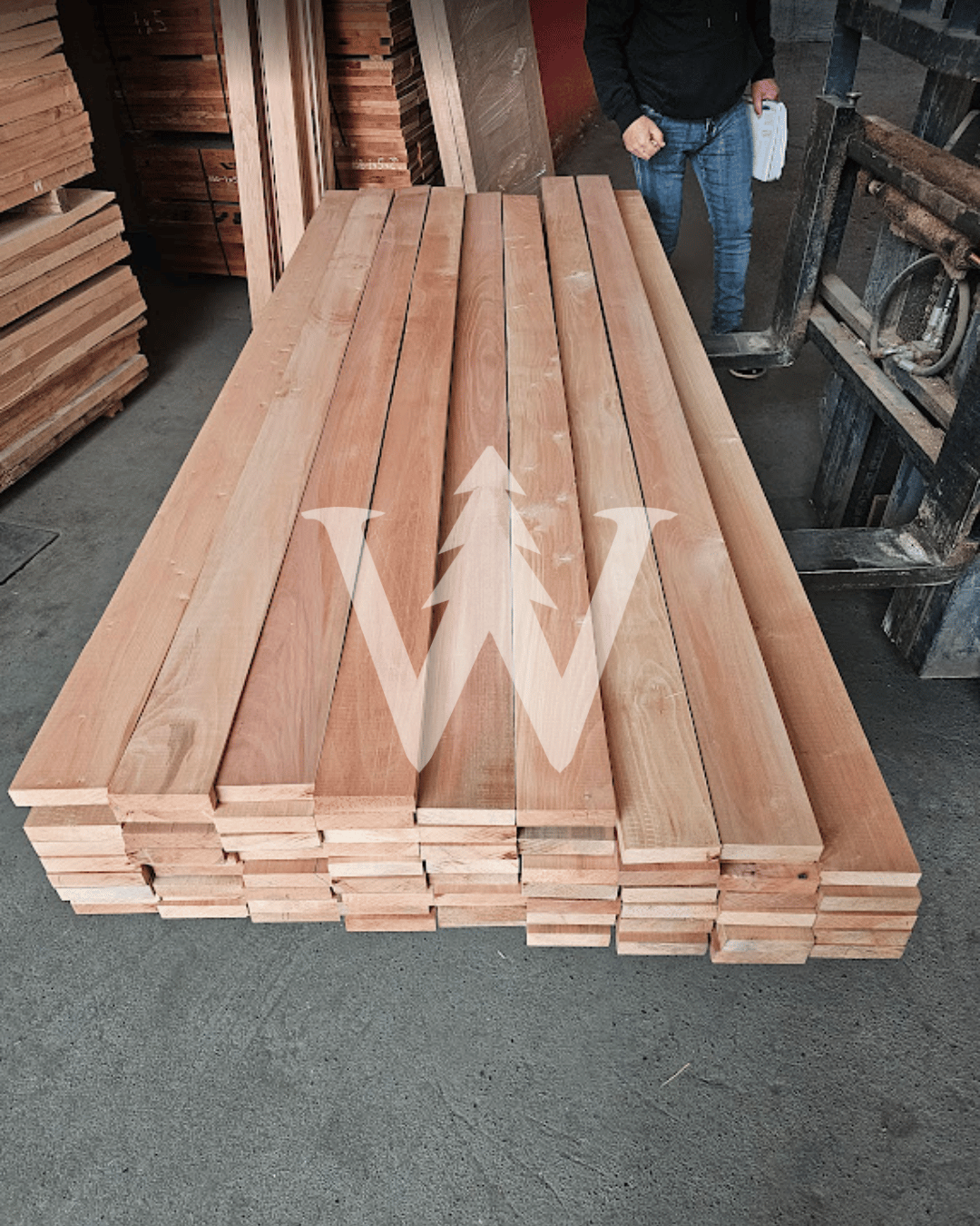 Tablas de Roble Vaporizado – Seco en Cámara y Cepillado 4 Caras