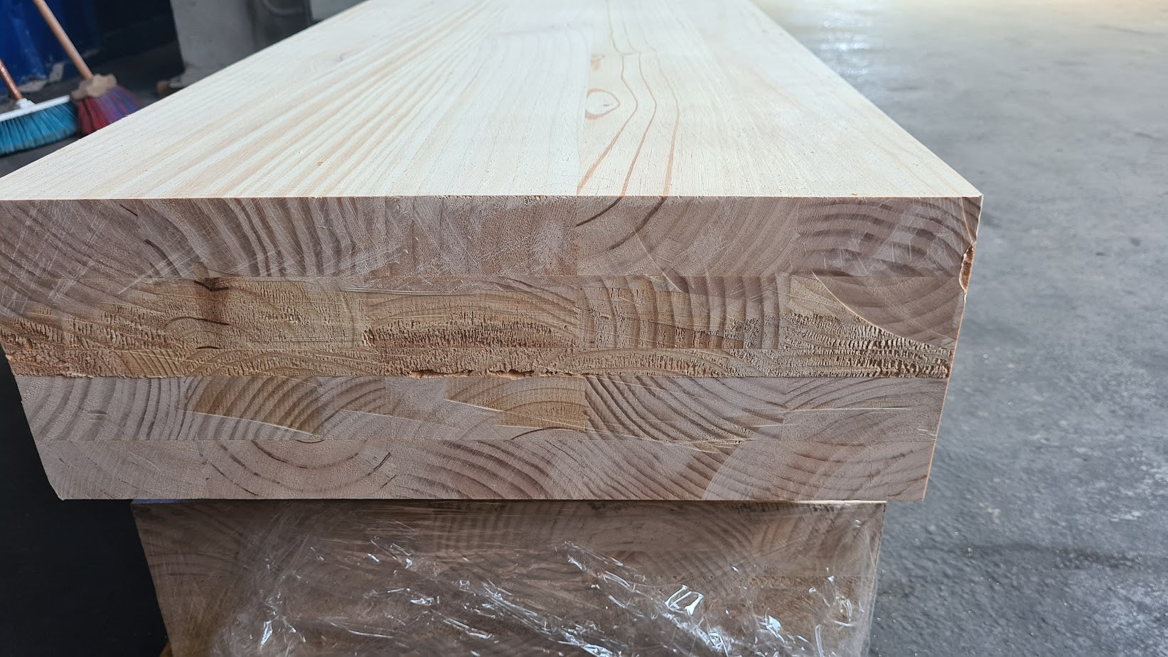 Madera Laminada Pino Clear