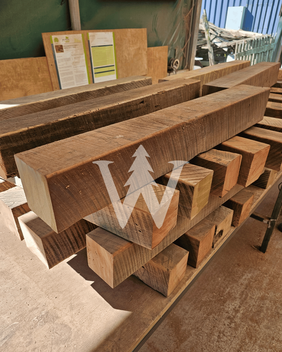 Patas para Muebles Madera Reciclada / demolición