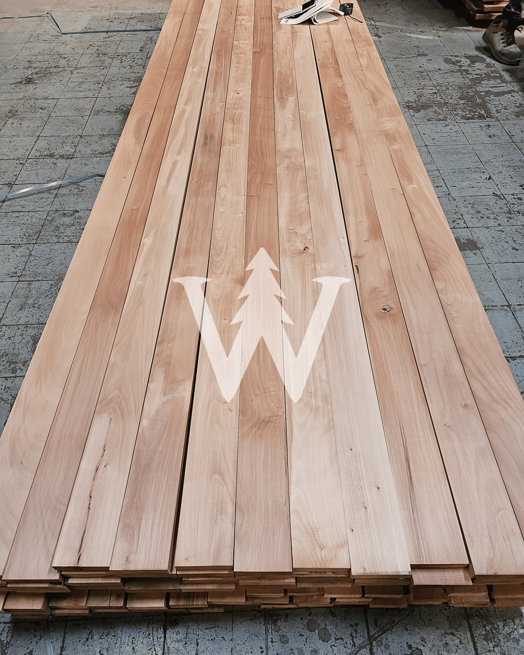 Tablas de Roble Vaporizado – Seco en Cámara y Cepillado 4 Caras