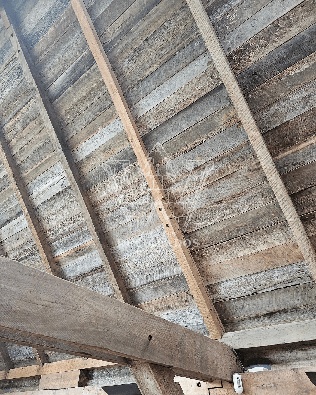 Vigas y Pilares Maderas Reciclada / Demolición